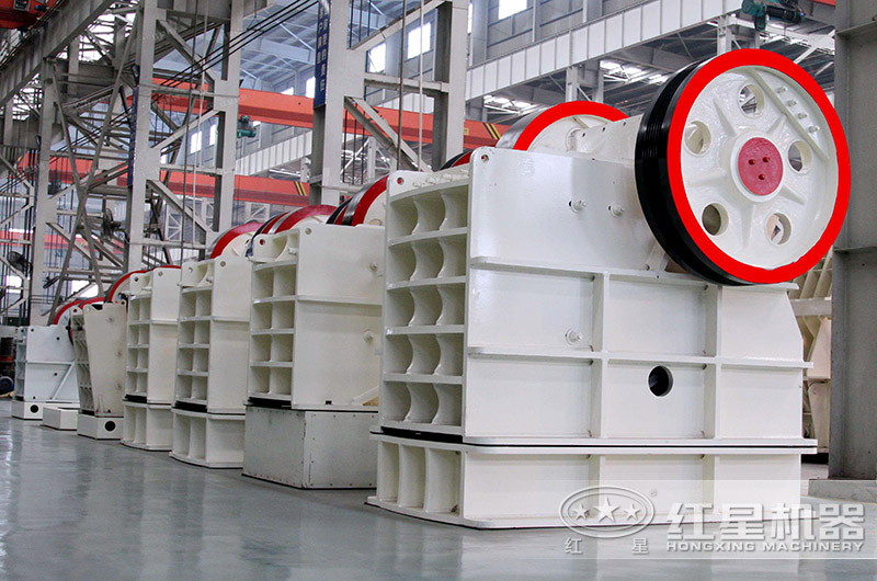 顎式破碎機(jī)設(shè)備生產(chǎn)車間