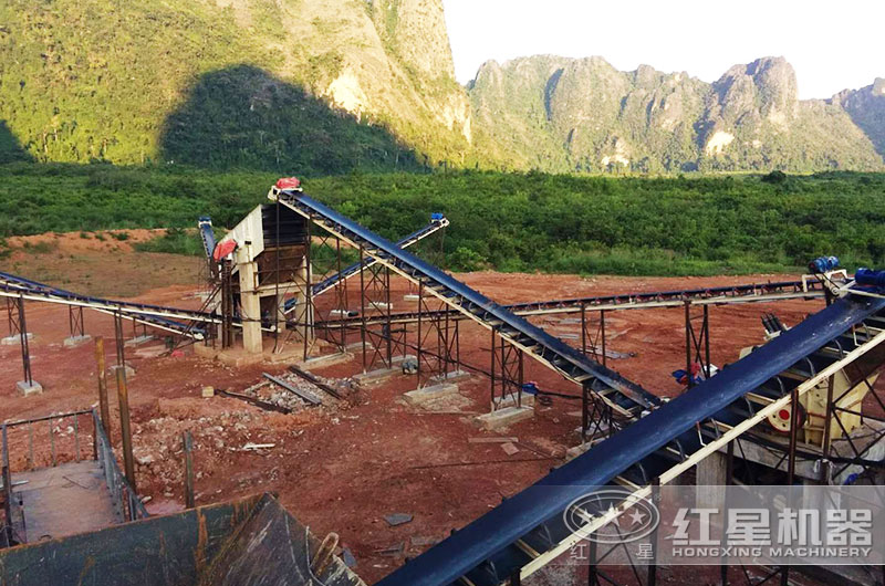 皮帶輸送機(jī)作業(yè)現(xiàn)場